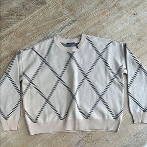 NWOT T Tahari Beige Argyle Sweater L
